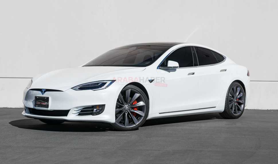 Tesla Model S, Son 10 Senenin En İyi Otomobili Seçildi