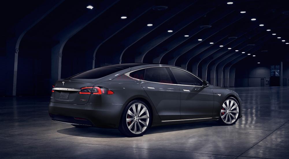 Tesla Model S - Fiyat, İnceleme ve Kullanıcı Yorumları